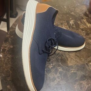 Navy Blue / Brown Leather Lace-Up Sneakers
